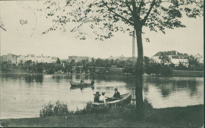Historische Aufnahme: Blick über den Schreventeich zur Goethestraße Ecke Lessingplatz, um 1905